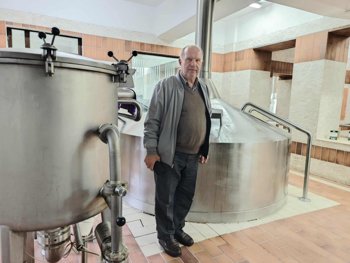 Vrchní sládek Viktor pochází z Vlorë, v Korçë je deset let