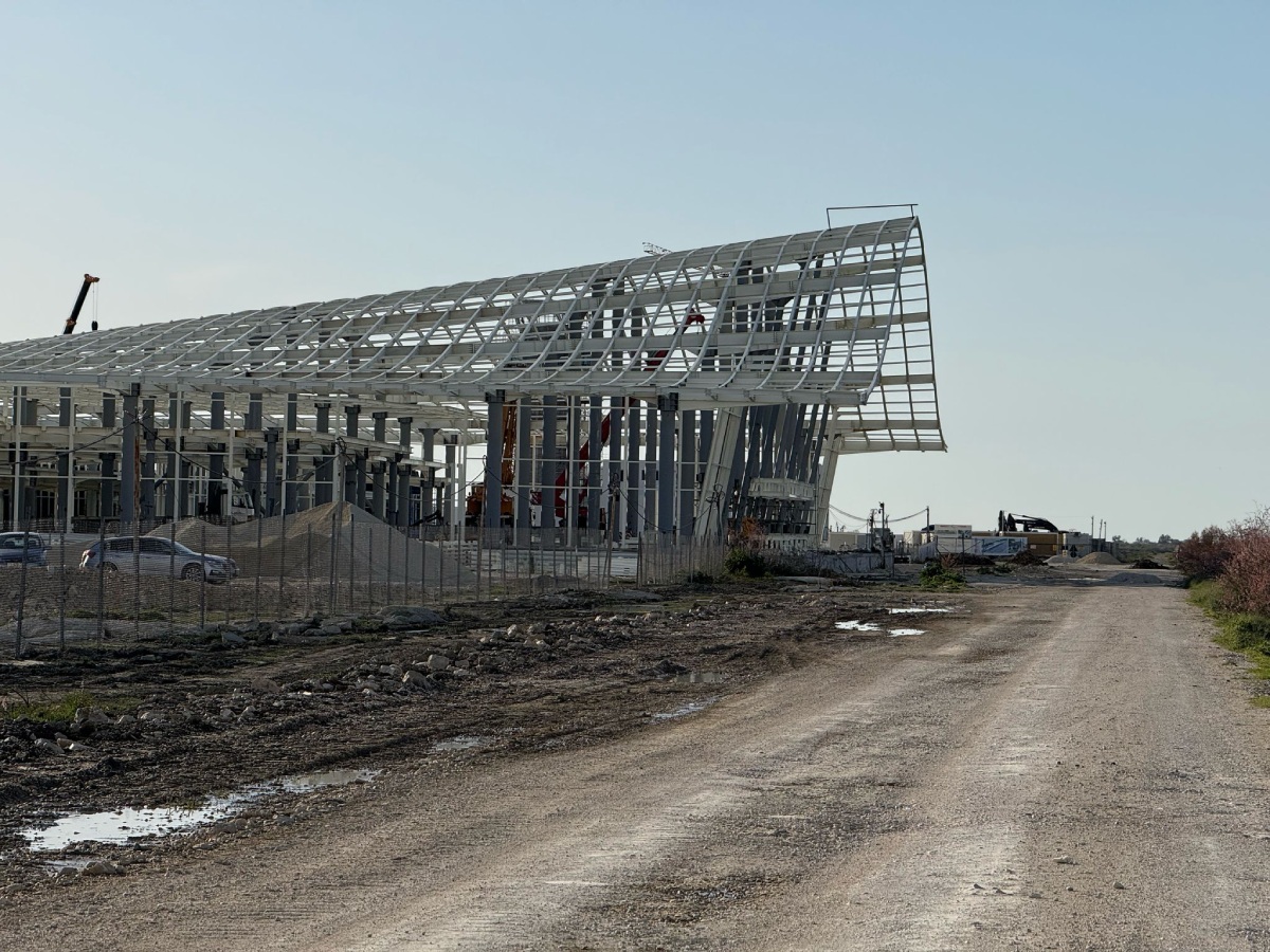 Staveniště letiště Vlora v roce 2025